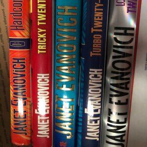 Janet Evanovich 5 Hardcover Mystery Books